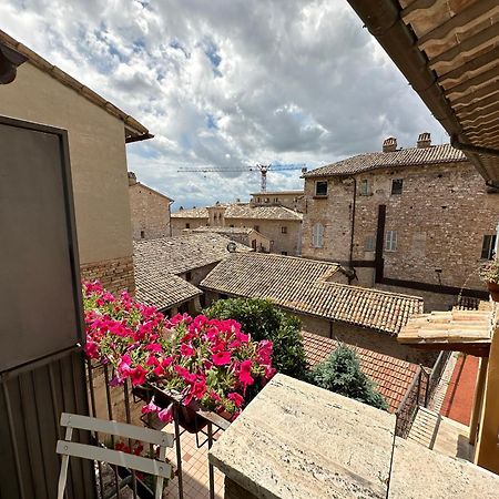 Portica Apartment Assisi Zimmer foto
